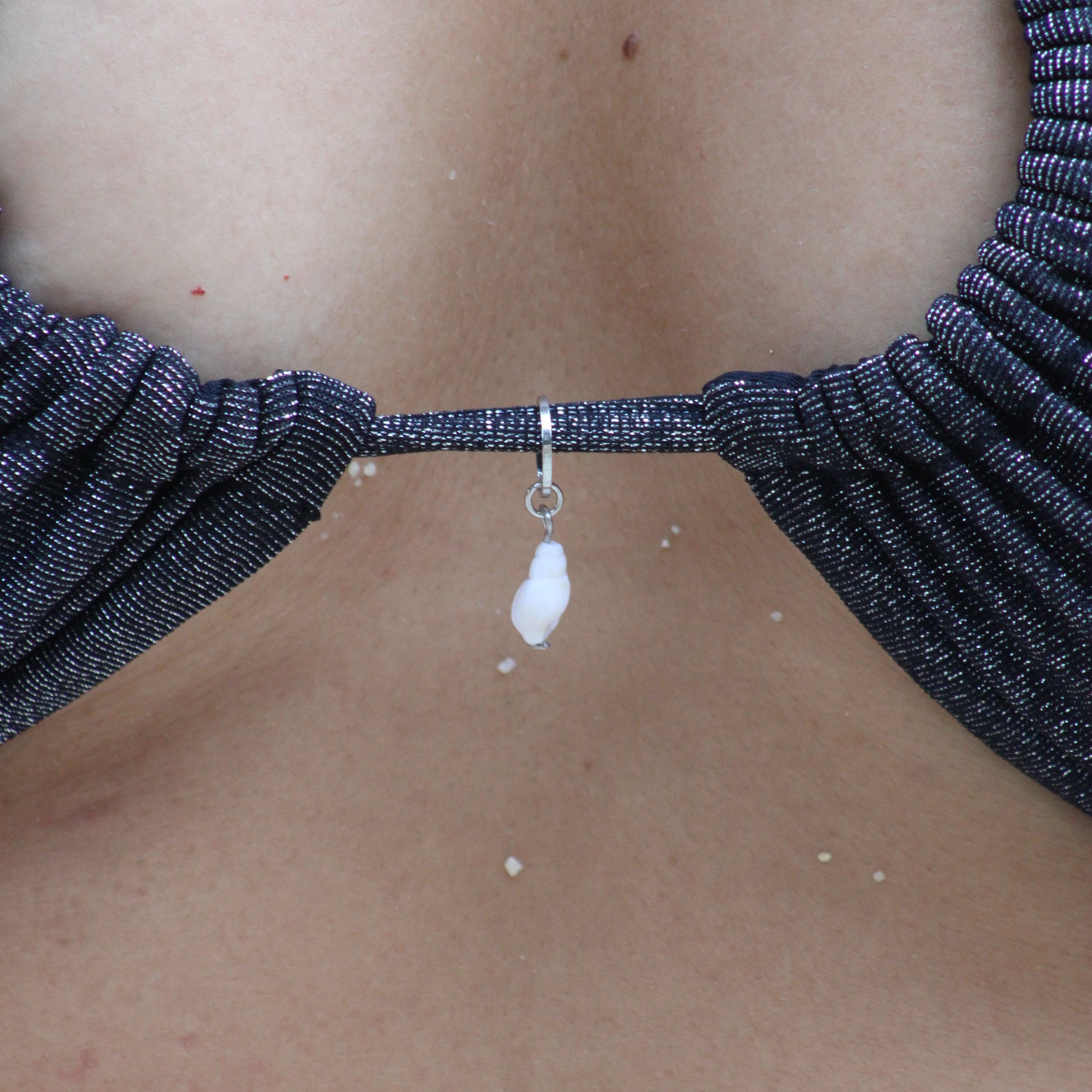 Pendentif Coquillage – Bijou amovible ficelles (Édition Limitée)