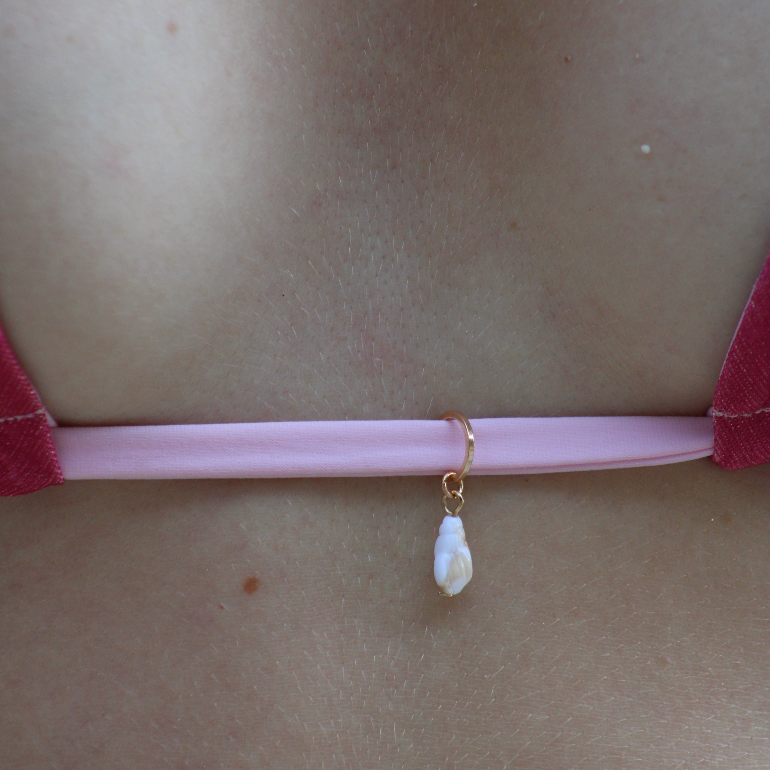Pendentif Coquillage – Bijou amovible ficelles (Édition Limitée)